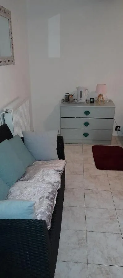 Bed & Breakfast Chambre Independante A La Campagne Puycalvel Lautrec