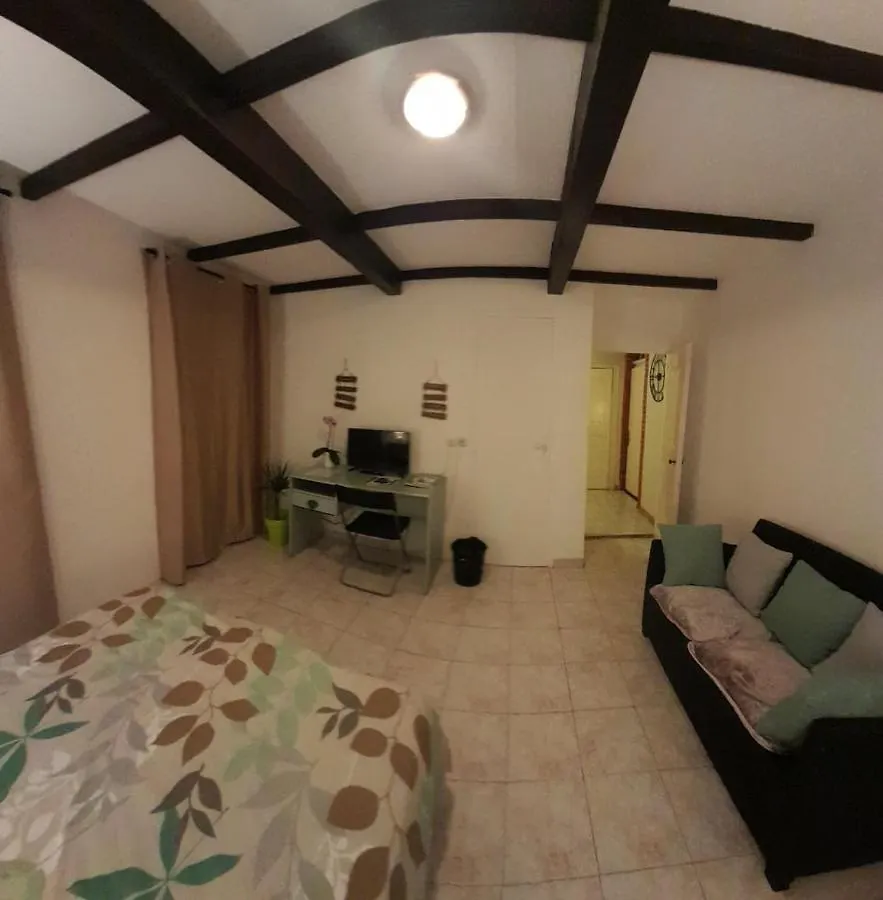Chambre Independante A La Campagne Puycalvel Lautrec Bed & Breakfast