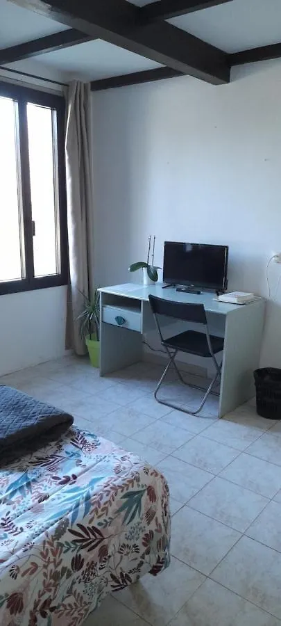 Chambre Independante A La Campagne Puycalvel Lautrec Bed & Breakfast